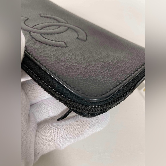 Pre-loved Chanel caviar leather zippy wallet - Picture 2 of 7